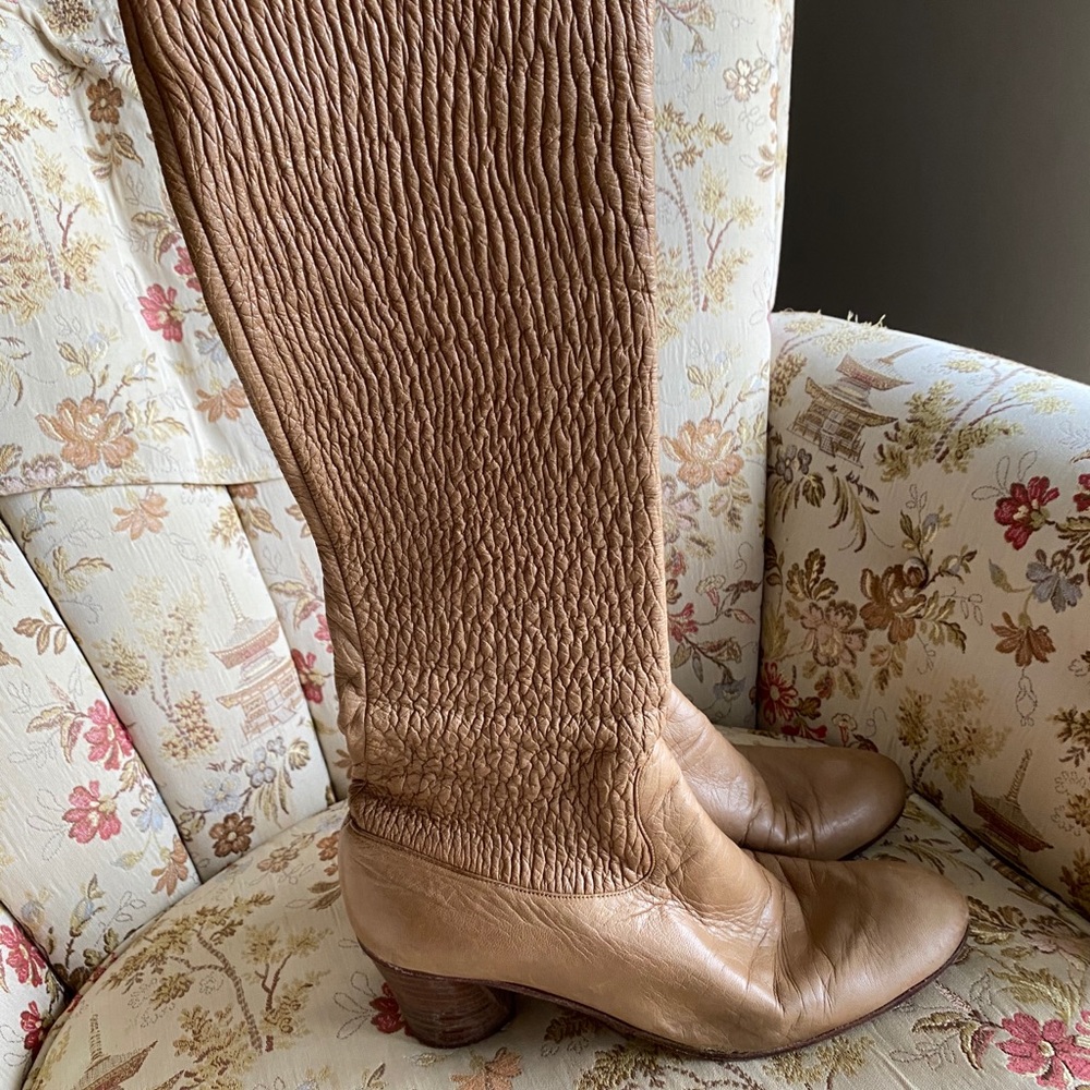 Approx size 7 vintage Mod 1960s/70s gogo boots